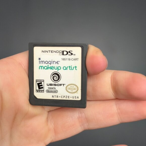 DS *Imagine Makeup Artist Game - Picture 1 of 2